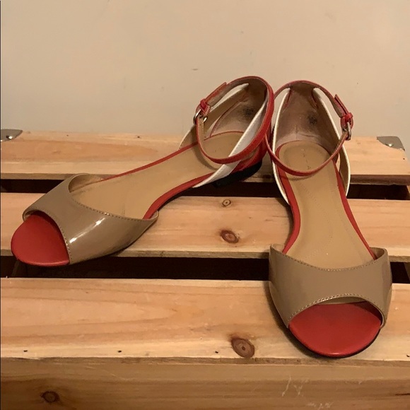Tahari Shoes - TAHARI open toe strap flats size 7